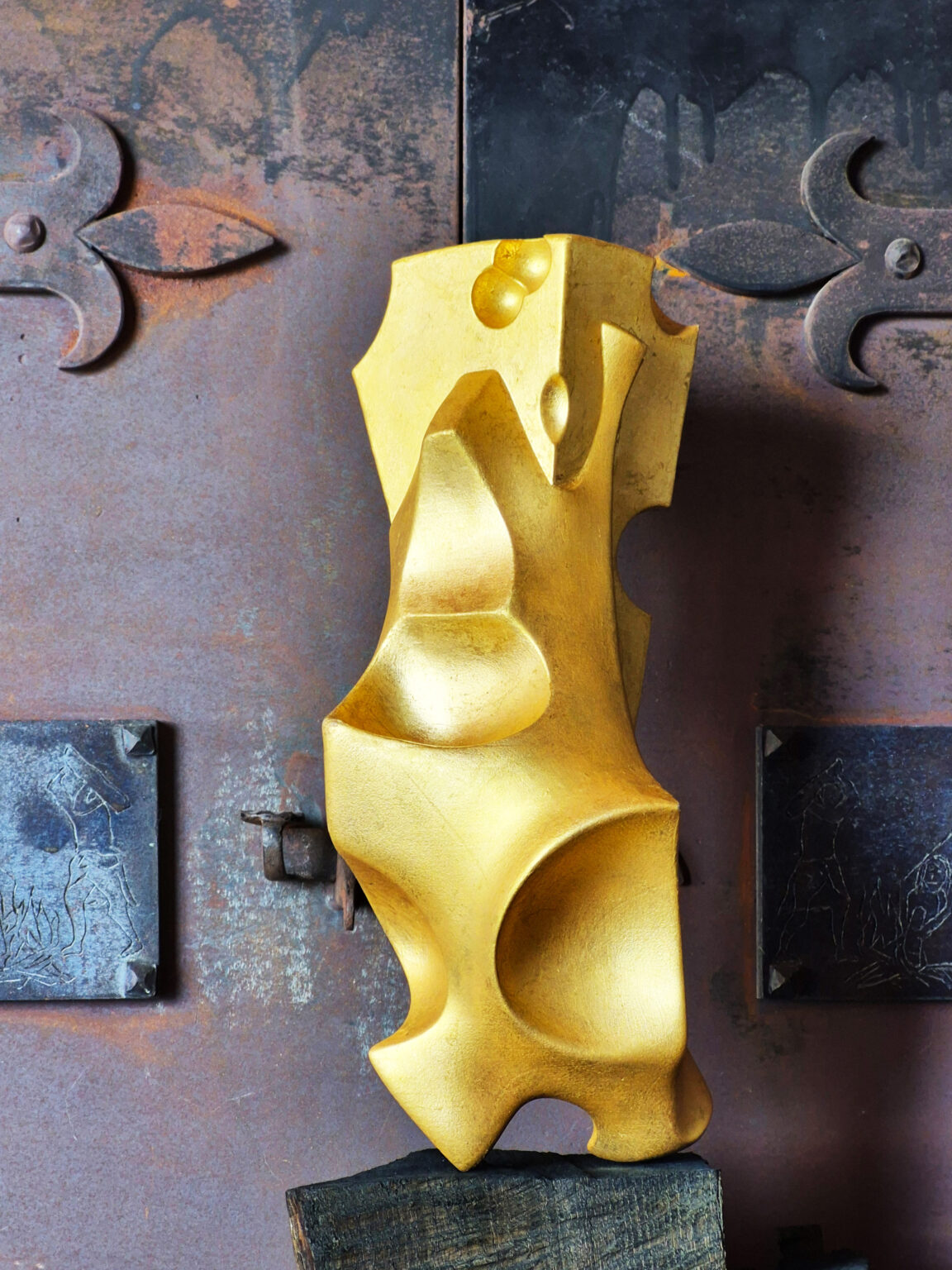 THE CHEESE gilded steel sculpture by Katherine-Ann Mueller for specieskam